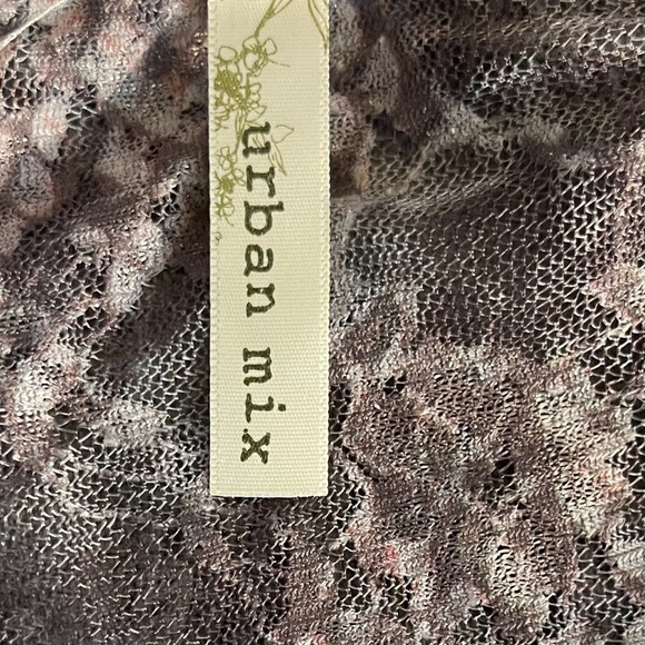 Urban Mix Snake Print Sheer Long Sleeve Beaded Top. Size 1XL - Picture 9 of 10